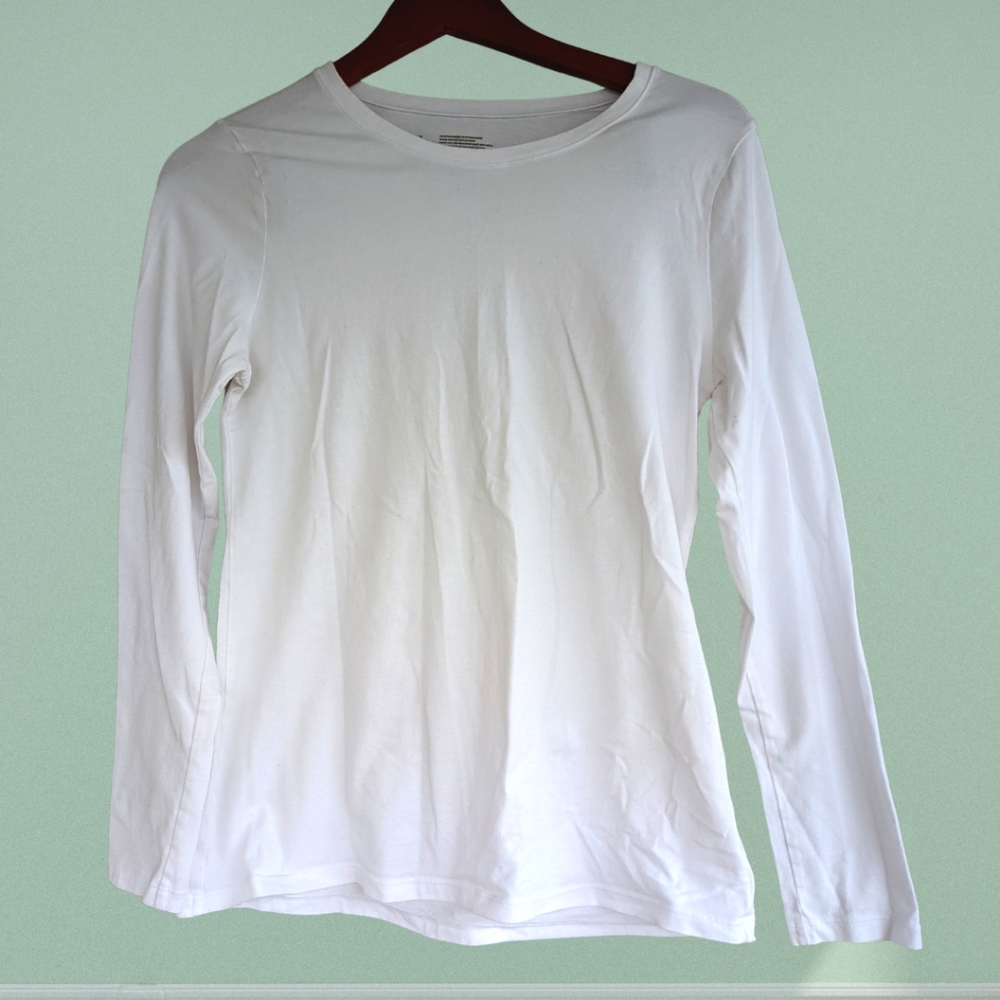 Felina Stretchy Long Sleeve Crew Neck Shirt